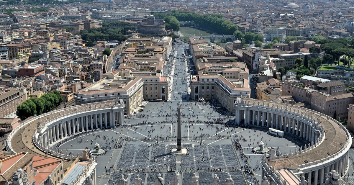 découvrez l'art captivant de l'architecture romane, un style qui allie robustesse et esthétique. explorez les caractéristiques uniques des églises et des châteaux romains, témoins d'une époque où la pierre racontait des histoires.