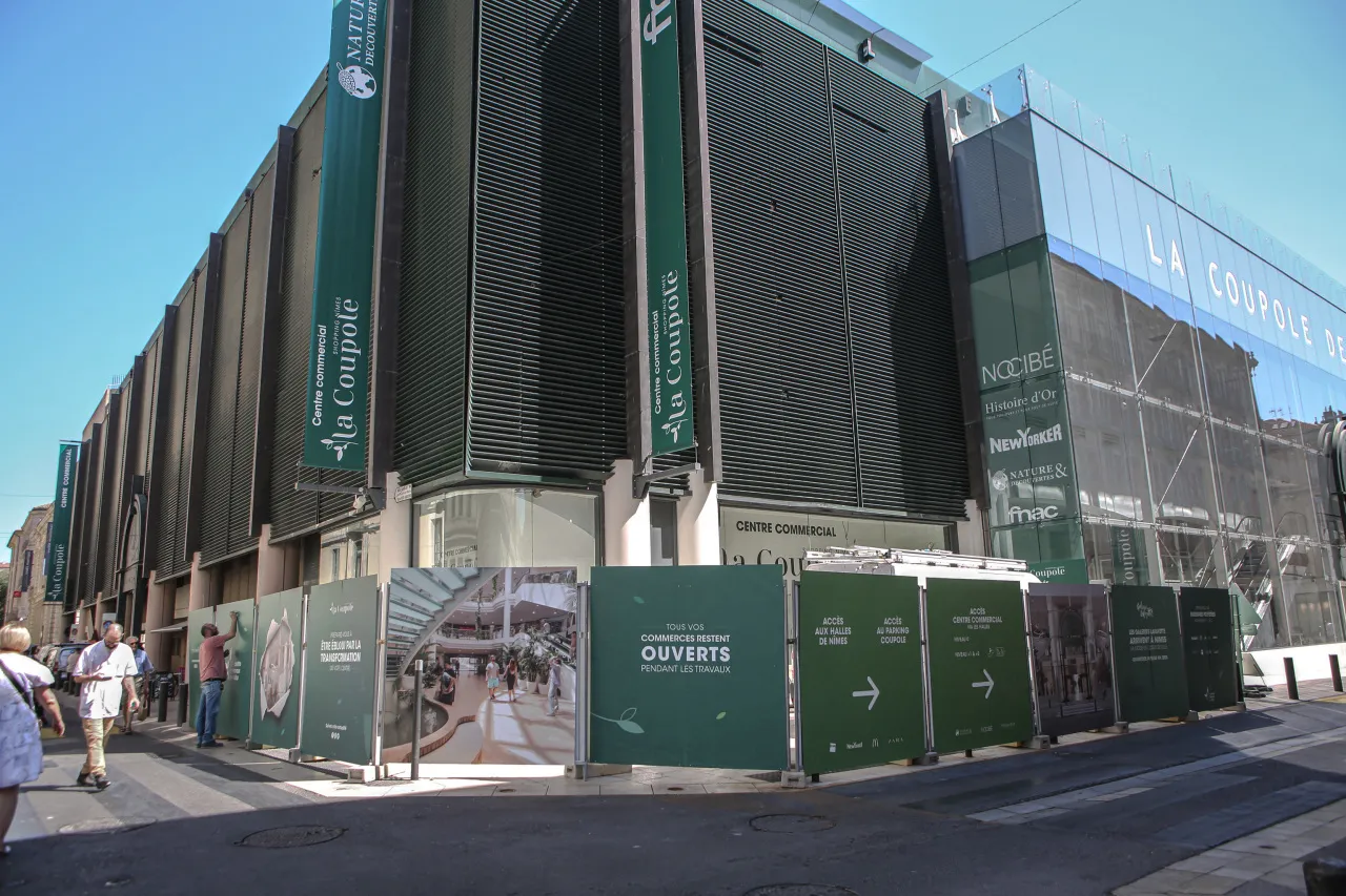 découvrez les dernières informations sur le chantier des halles de nîmes, un projet ambitieux qui vise à revitaliser le cœur de la ville et à offrir un nouvel espace de vie dynamique et convivial, alliant modernité et patrimoine.