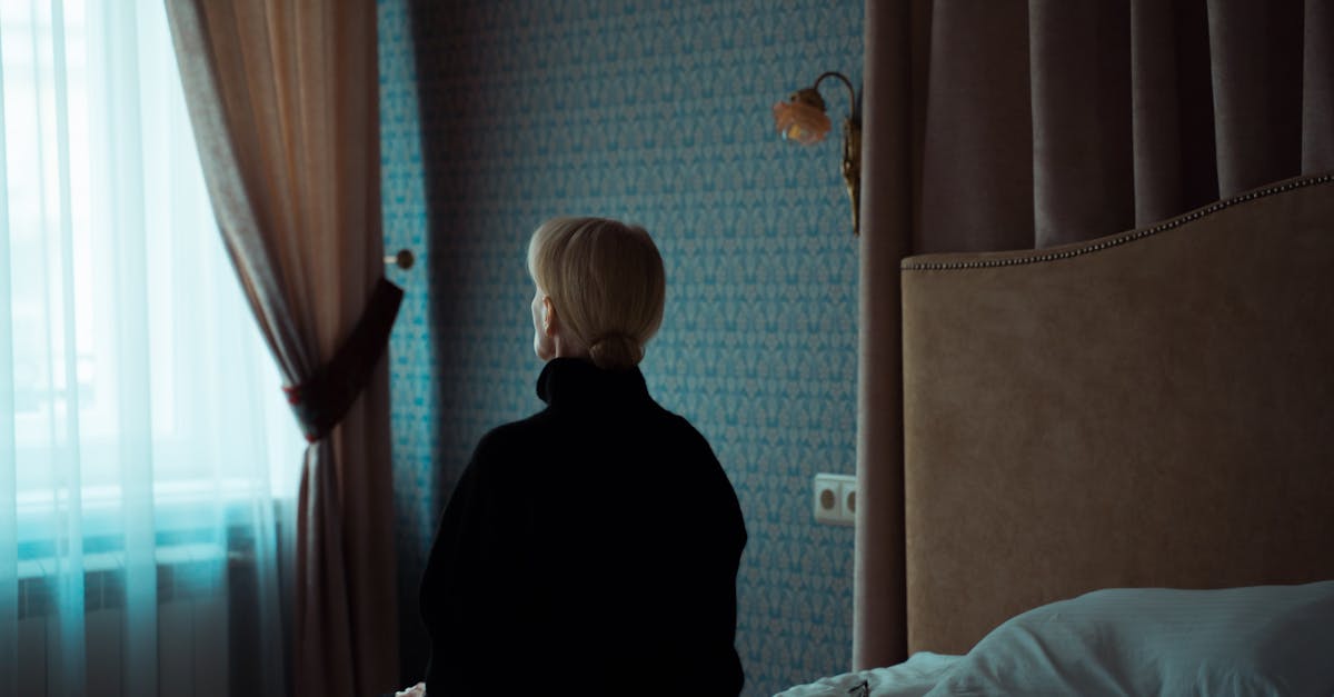 découvrez nos salons privés, des espaces élégants et intimes idéaux pour vos événements spéciaux. que ce soit pour des réunions, des célébrations ou des retraites, nos salons offrent une atmosphère exclusive et un service sur mesure pour garantir un moment inoubliable.