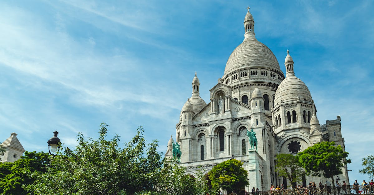 découvrez tout ce que vous devez savoir sur les permis de construire en france, de la procédure à suivre aux documents nécessaires, pour mener à bien vos projets de construction dans le respect des réglementations.