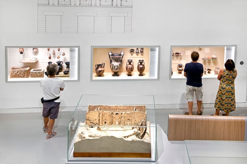 découvrez le musée de la romanité à nîmes, un espace unique qui met en valeur le patrimoine romain de la région à travers des expositions captivantes et des artefacts historiques. plongez dans l'histoire et la culture romaine au cœur de la ville.