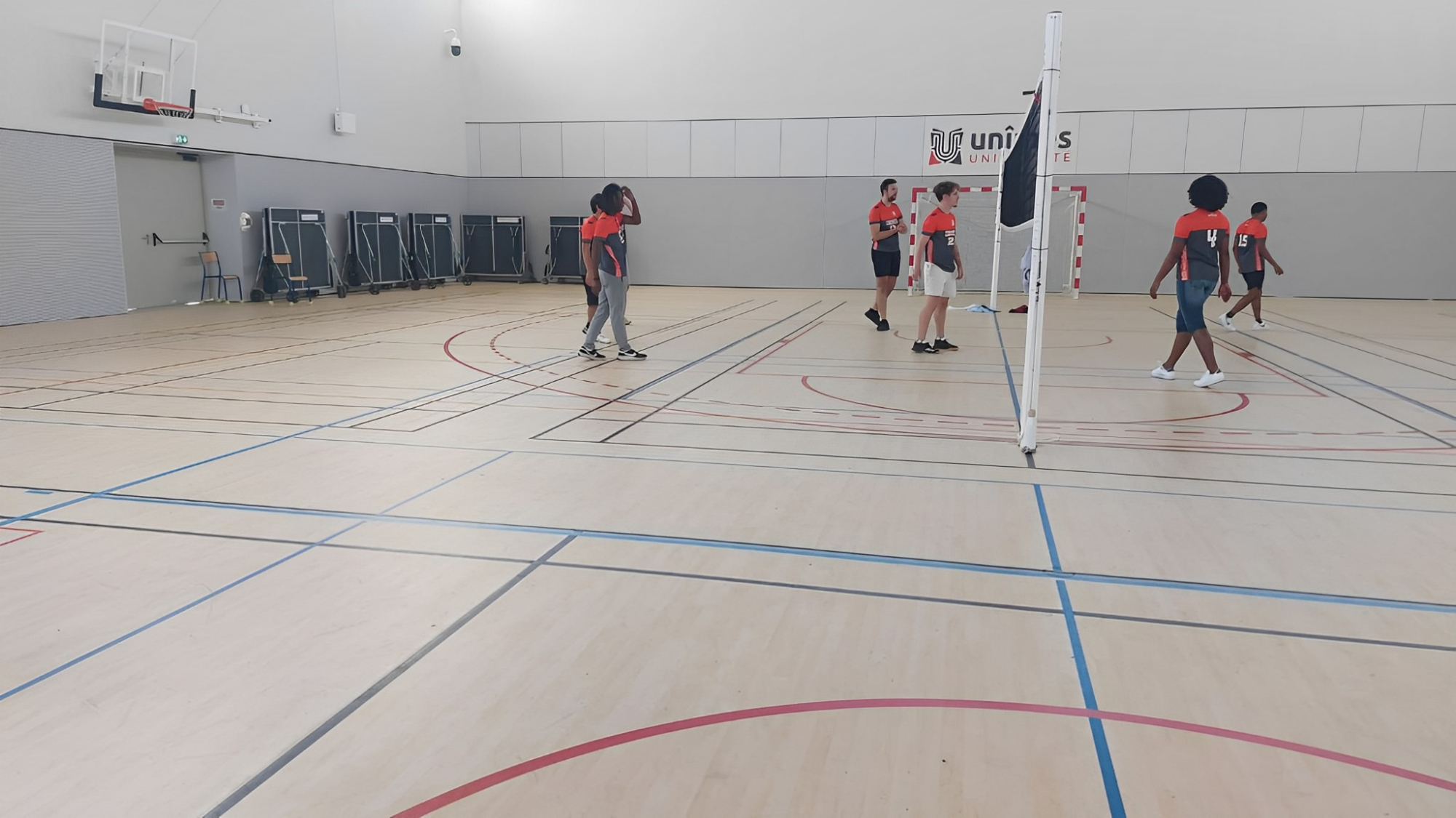 découvrez le pôle sportif universitaire de nîmes, un lieu dédié à la pratique sportive des étudiants. offrant des installations modernes, des événements variés et un encadrement professionnel, ce pôle est idéal pour développer vos compétences tout en vous divertissant.